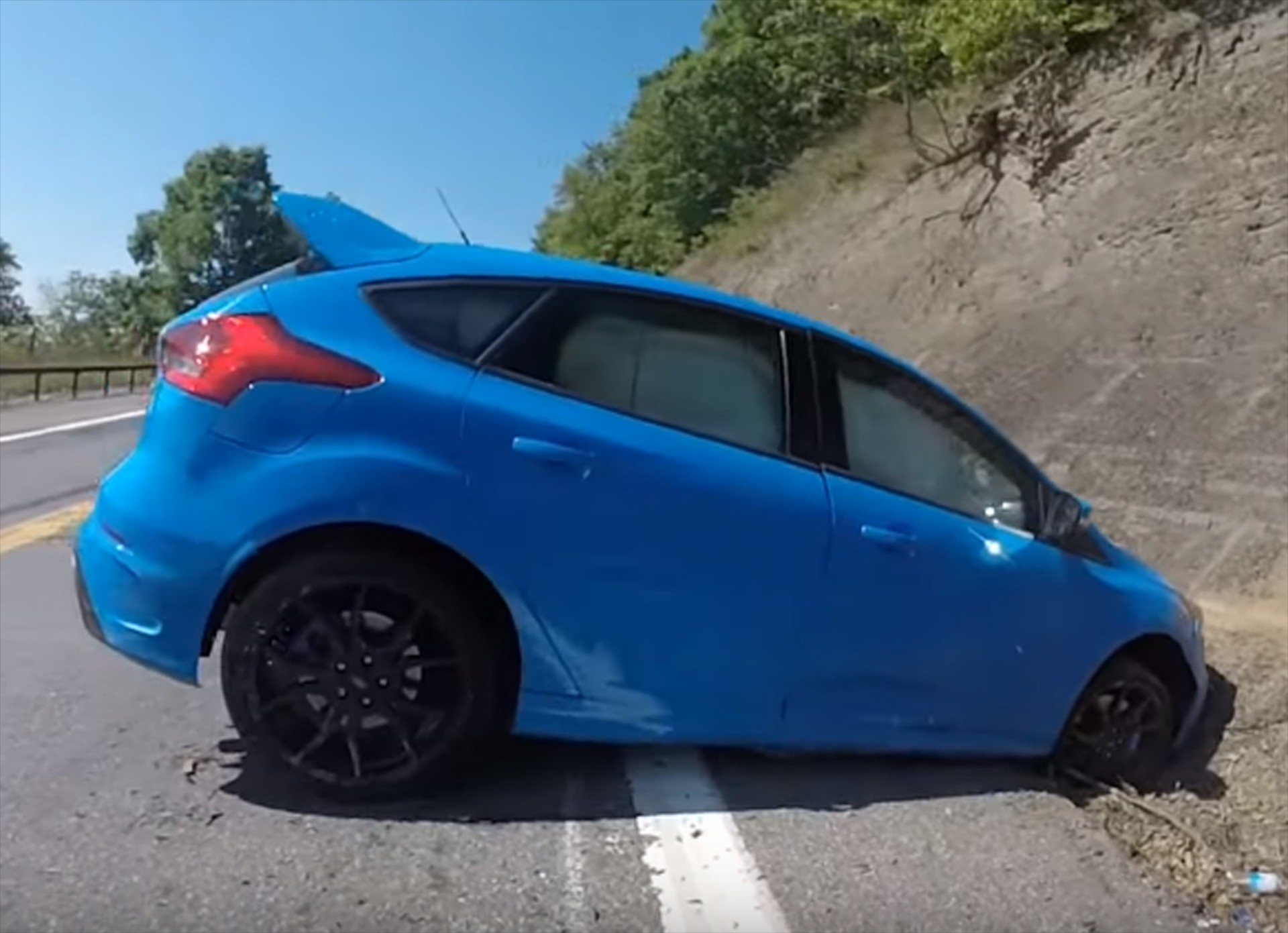 Ένα Ford Focus RS στο… χαντάκι! (video)