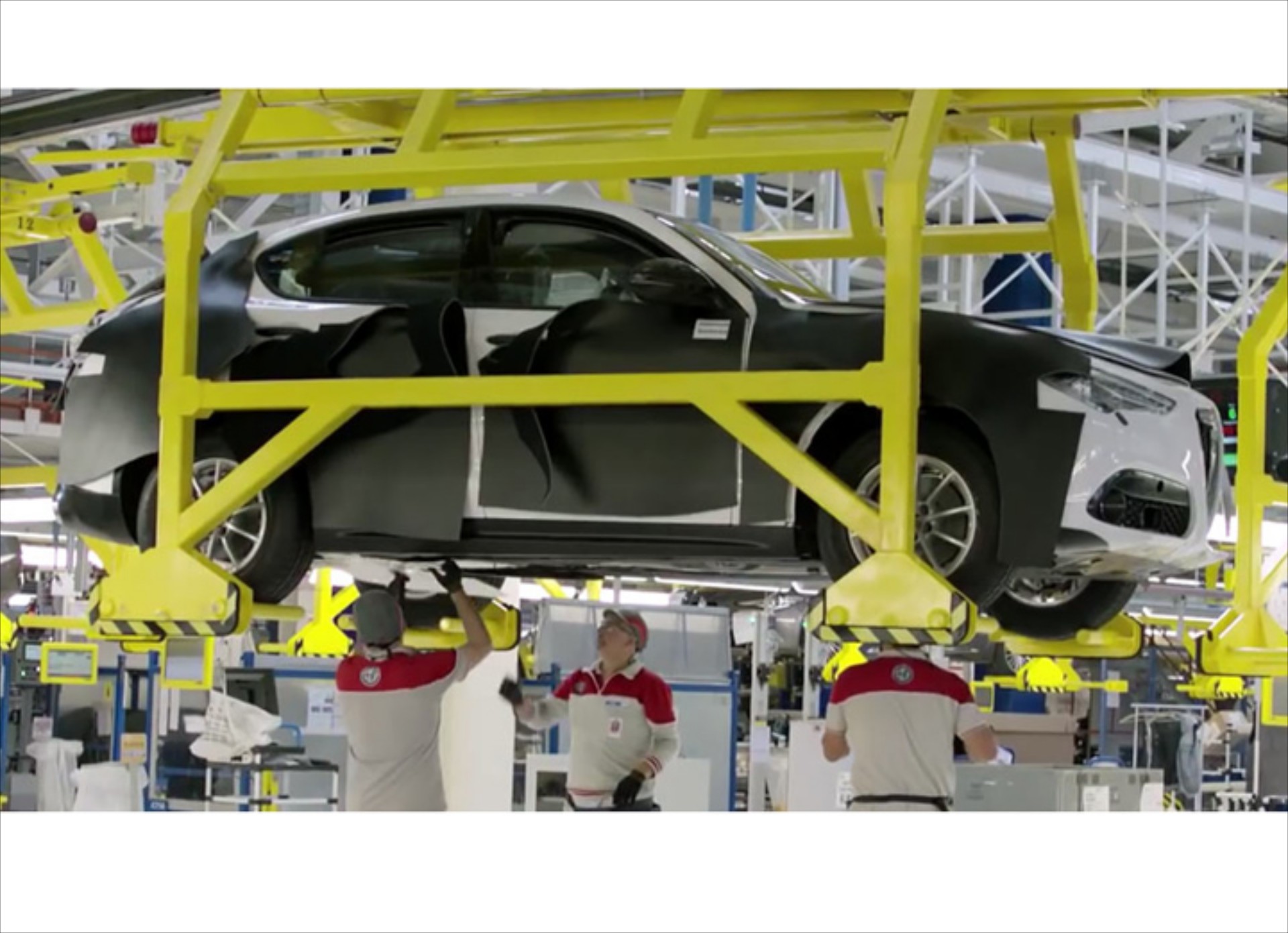 Στη γραμμή παραγωγής η Alfa Romeo Stelvio