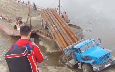 Κάπως έτσι ΔΕΝ γίνεται η επιβίβαση στο καράβι (video)