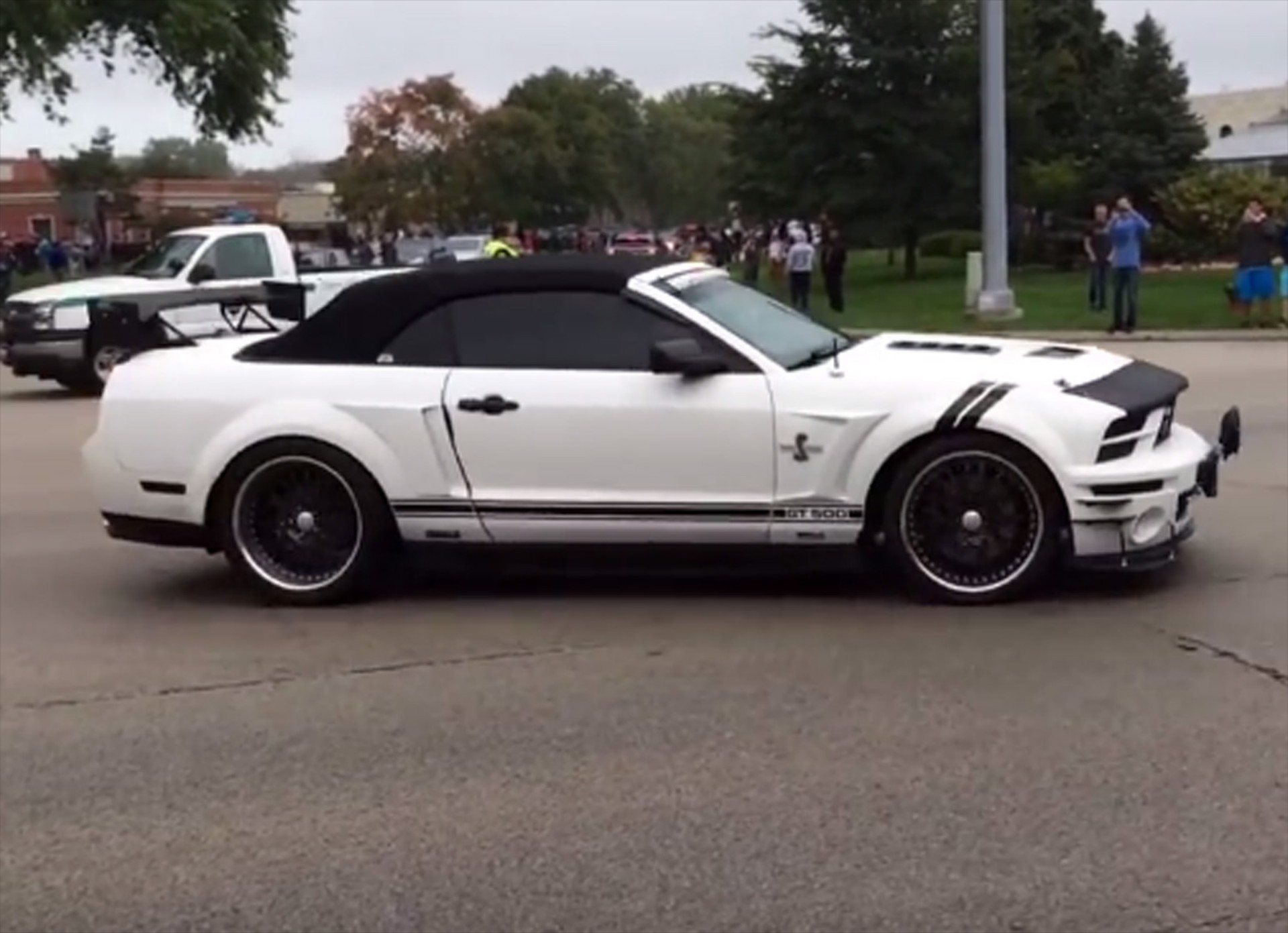 Ένα Mustang που «έφυγε» (video)