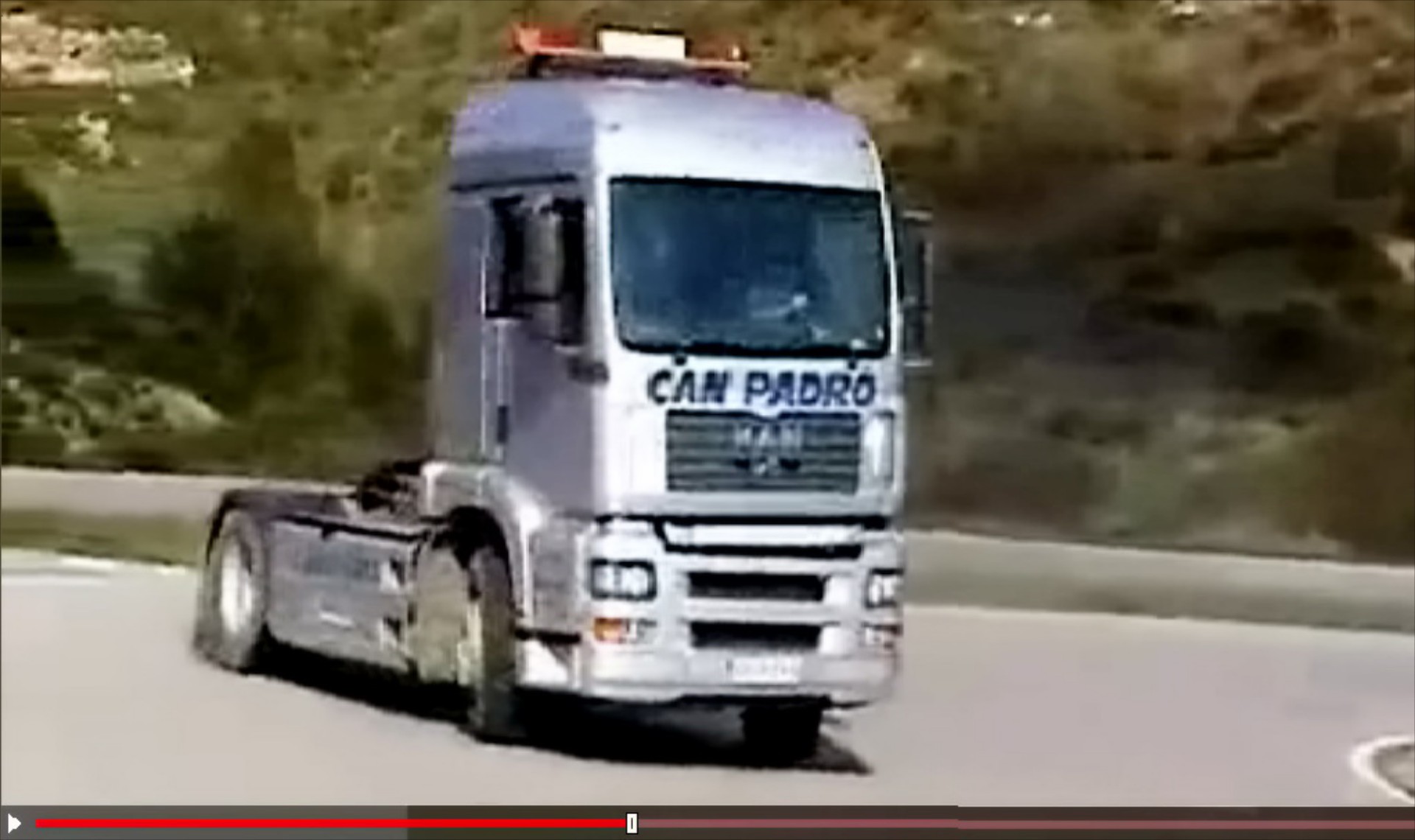 Τράκτορας drift-άρει σαν Silvia (VIDEO)