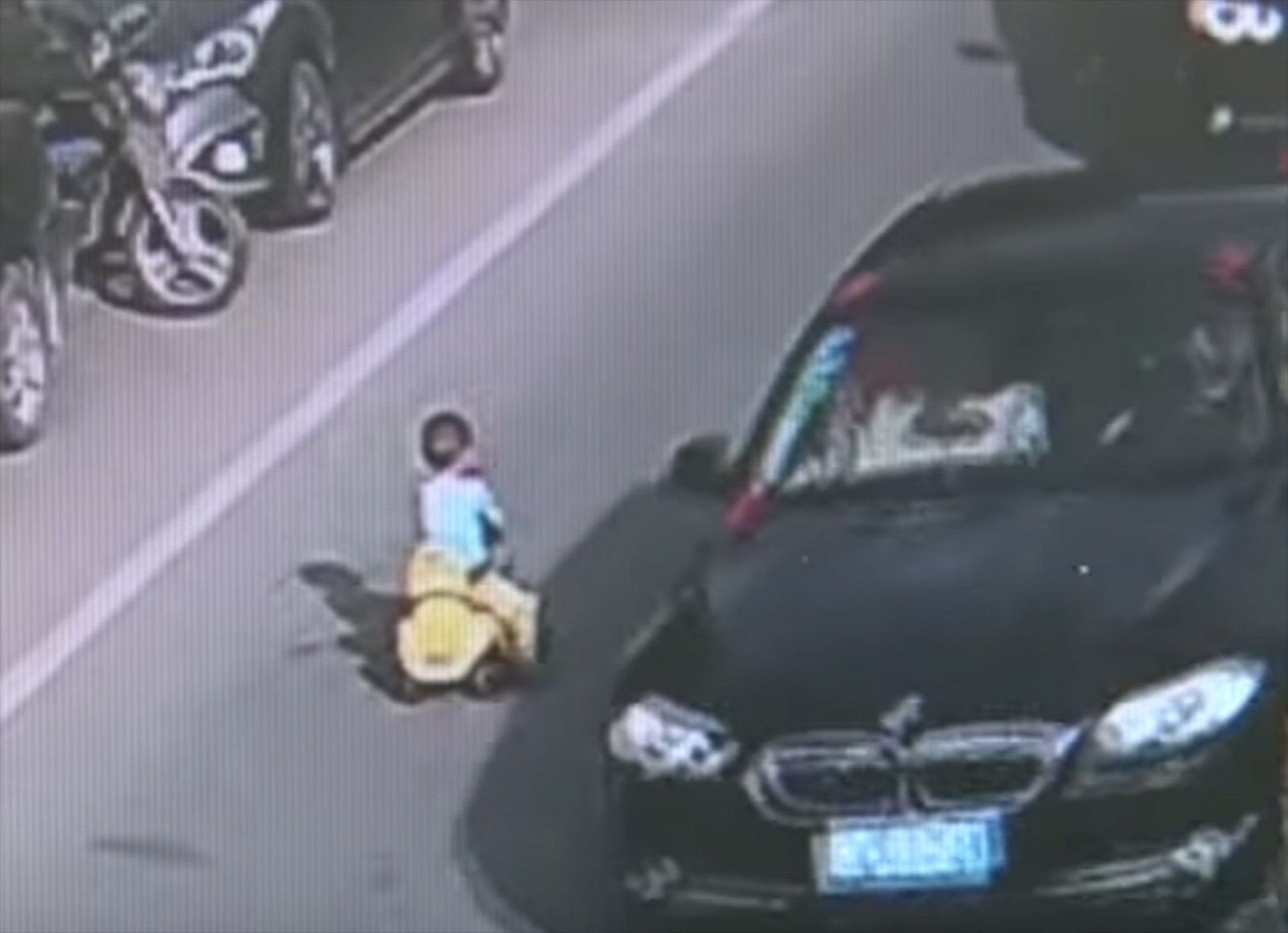 Άγιο είχε το πιτσιρίκι… (video)