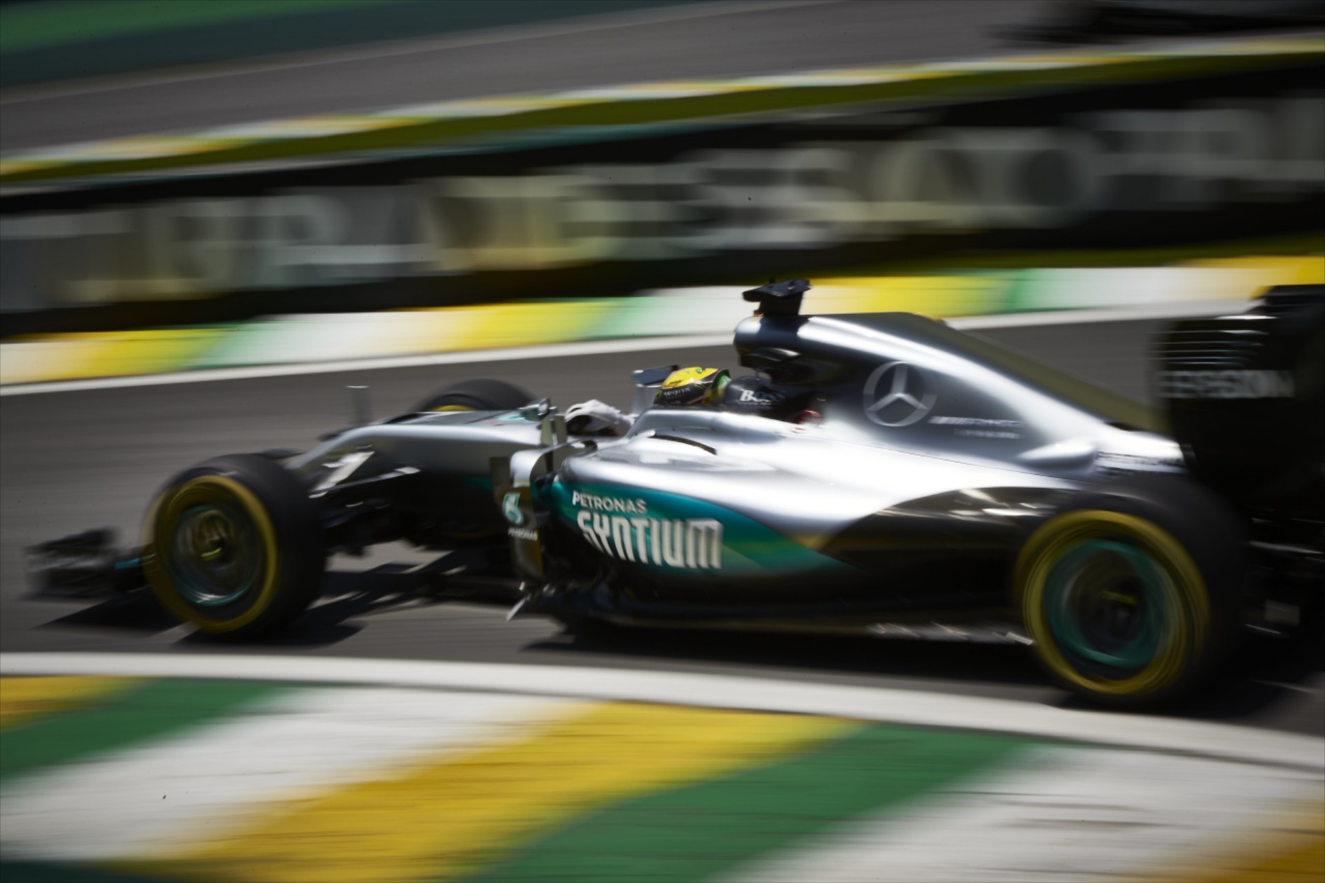 F1: Ο Hamilton πήρε την pole position στην Βραζιλία