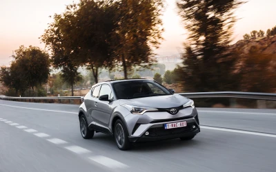 ΟΔΗΓΟΥΜΕ το νέο Toyota C-HR