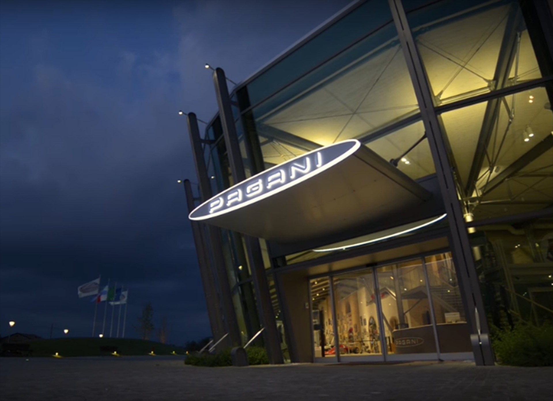 Κατασκευή πανάκριβου εργοστασίου καρέ-καρέ (video)