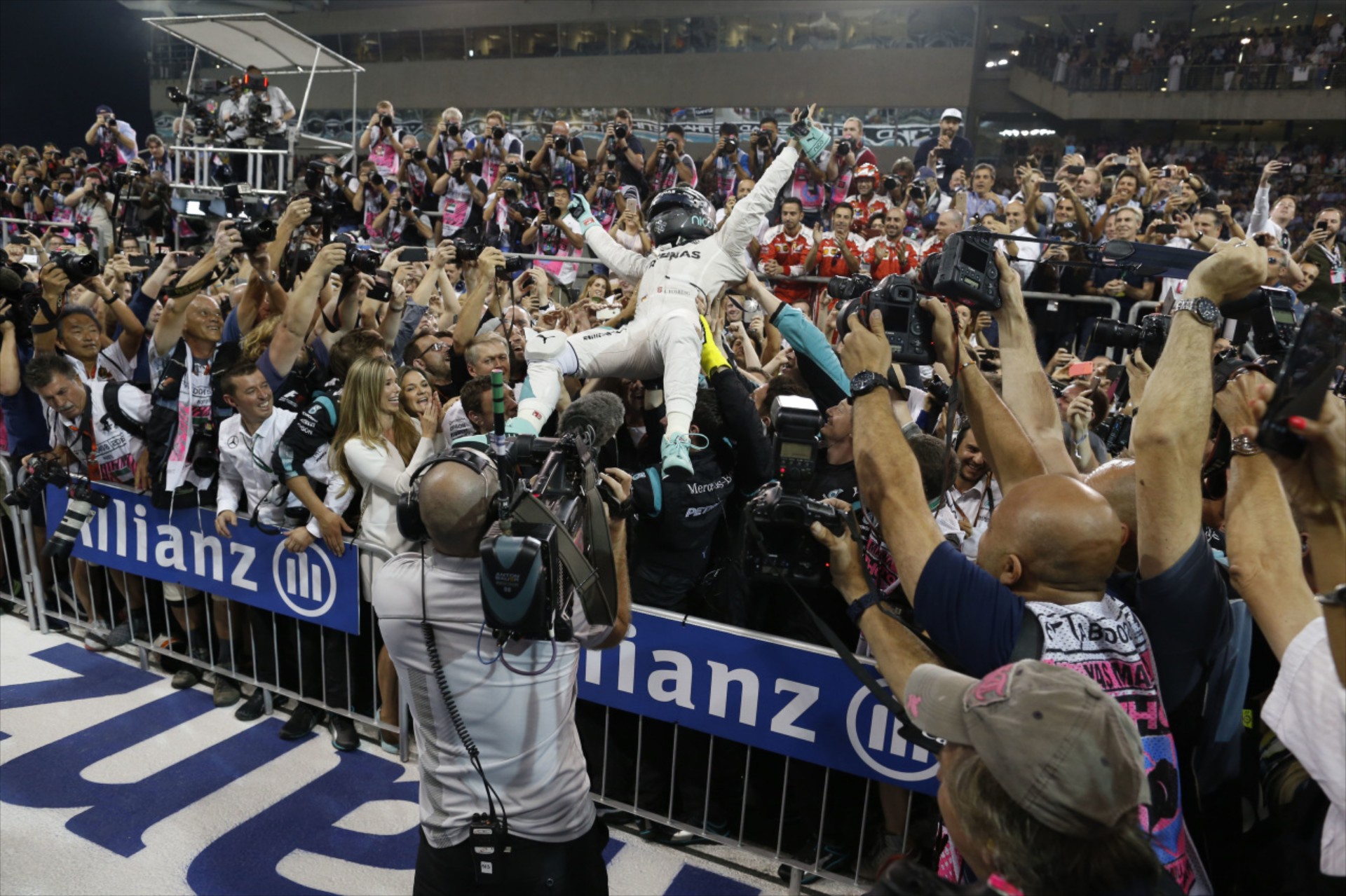 F1: Γιατί εγκατέλειψε την ενεργό δράση ο Rosberg;