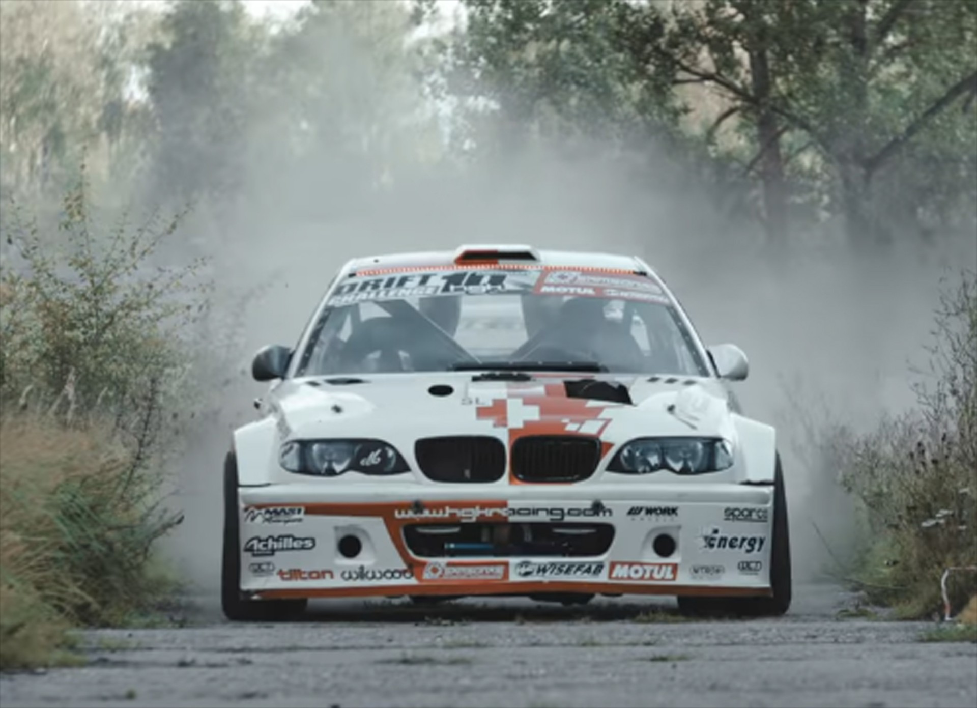 3 drifters σε στρατιωτική βάση (video)