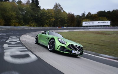 Video: Έσπασε τα χρονόμετρα η Mercedes-AMG GT R