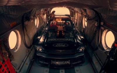 Ο Ken Block «καίει» το Λονδίνο με τη Mustang (vid)