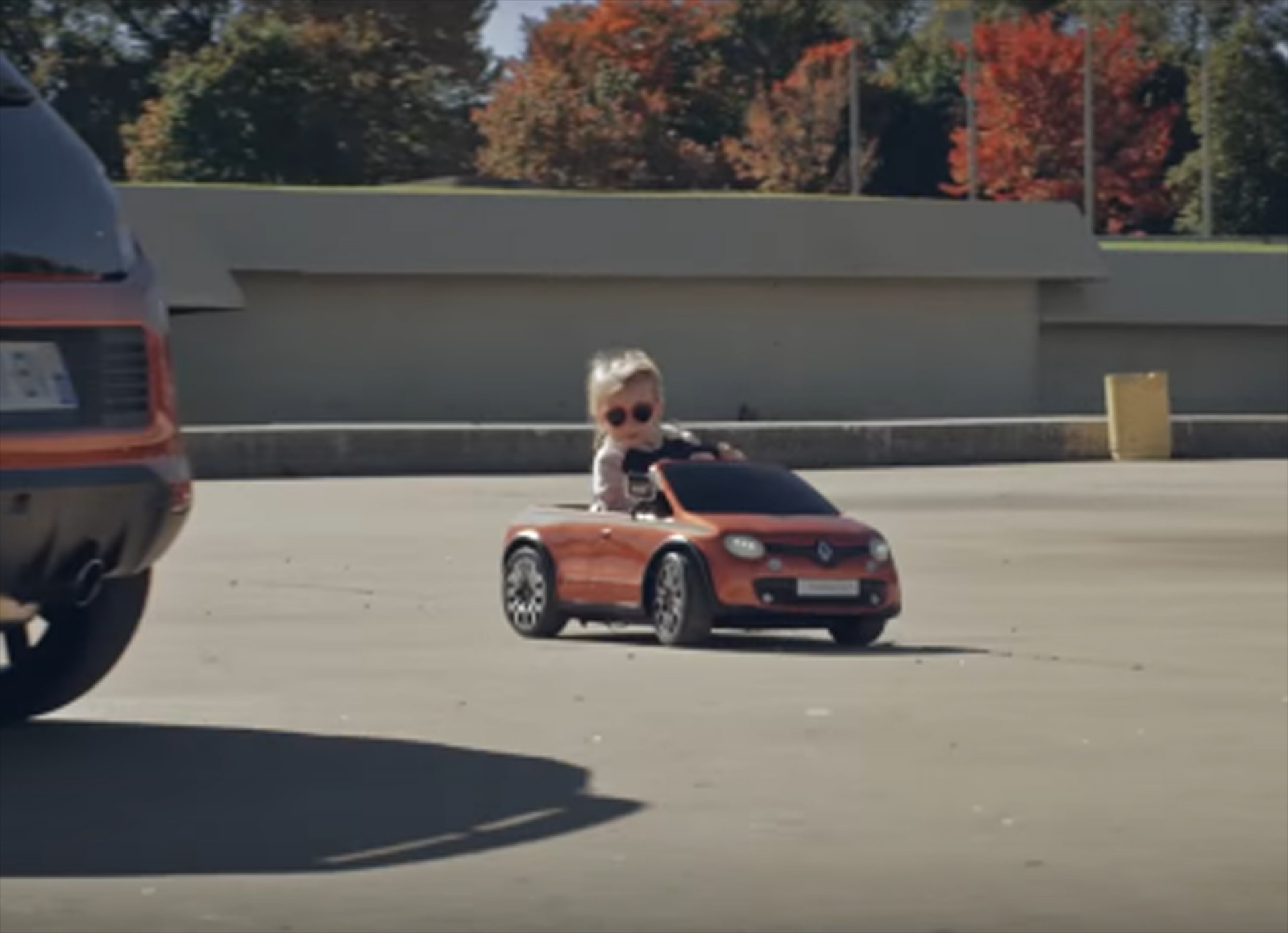 Twingo GT και για πιτσιρίκια (video)