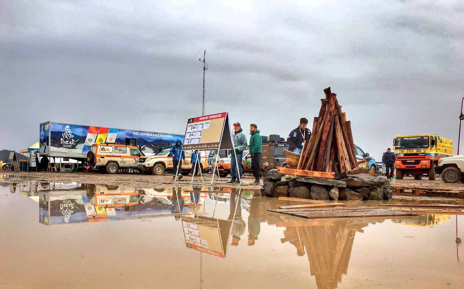 Η 6η ΕΔ του Ντακάρ πνίγηκε στη λάσπη (vid)