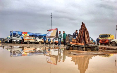 Η 6η ΕΔ του Ντακάρ πνίγηκε στη λάσπη (vid)