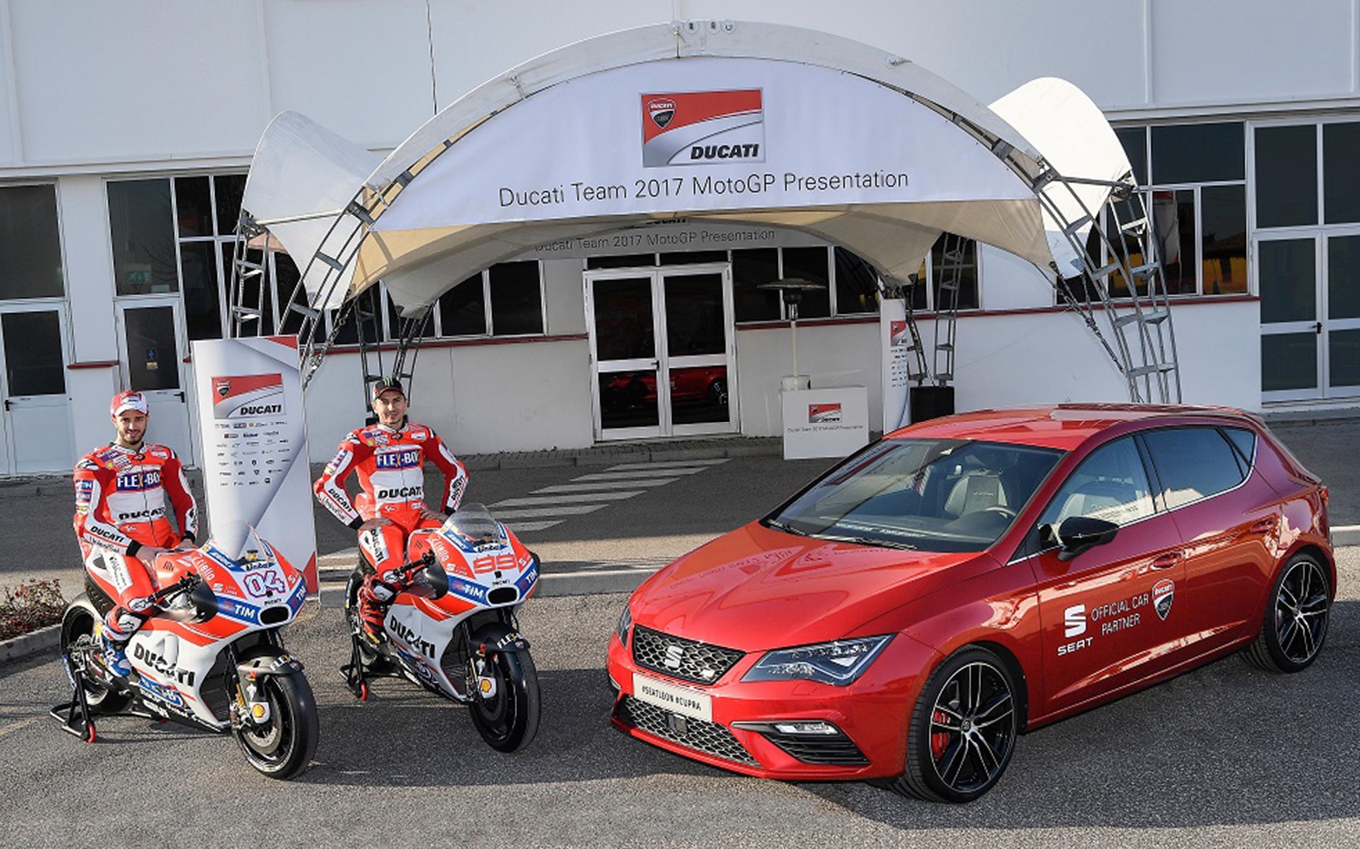 To SEAT Leon Cupra στα «χρώματα» της Ducati