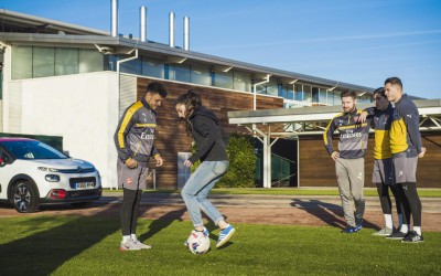 Μία γυναίκα ζάλισε τους παίκτες της Άρσεναλ (vid)