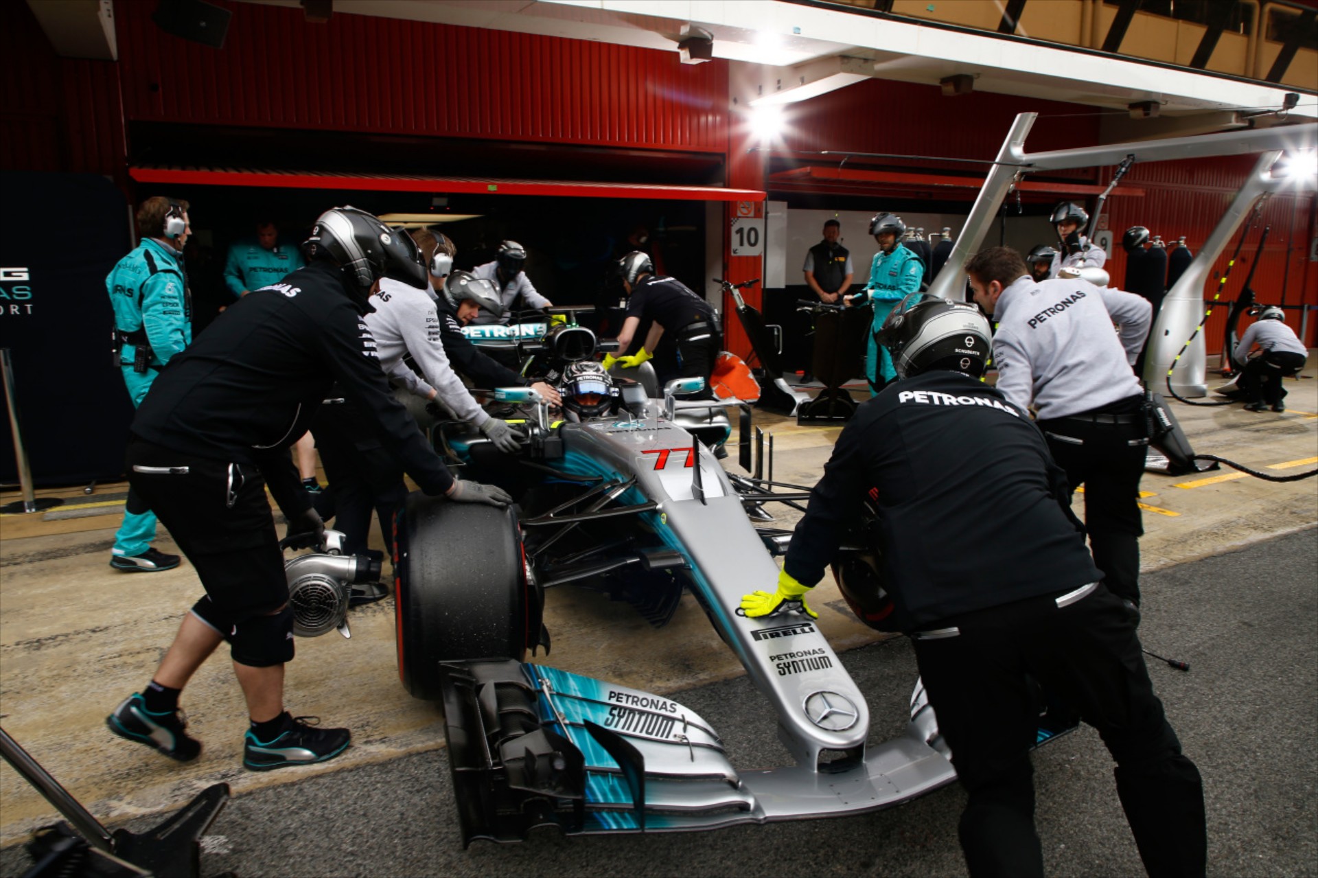 F1: Βρήκε η Red Bull το μυστικό της Mercedes;