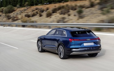 Βάζει στην πρίζα τα μοντέλα της η Audi