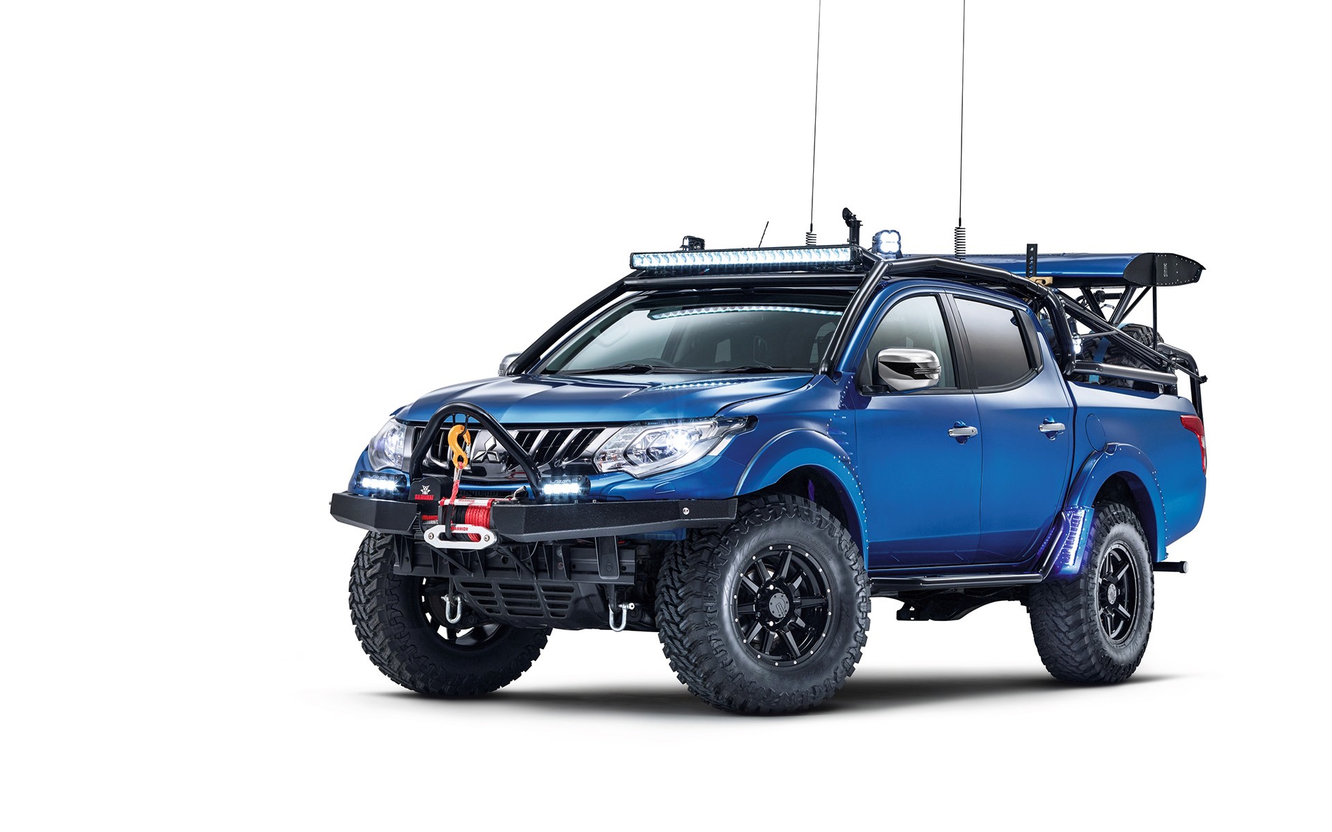 Αυτό το Mitsubishi L200 πάει παντού!