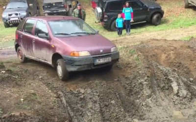 Τι το θες το 4x4 αν έχεις Fiat Punto; (video)