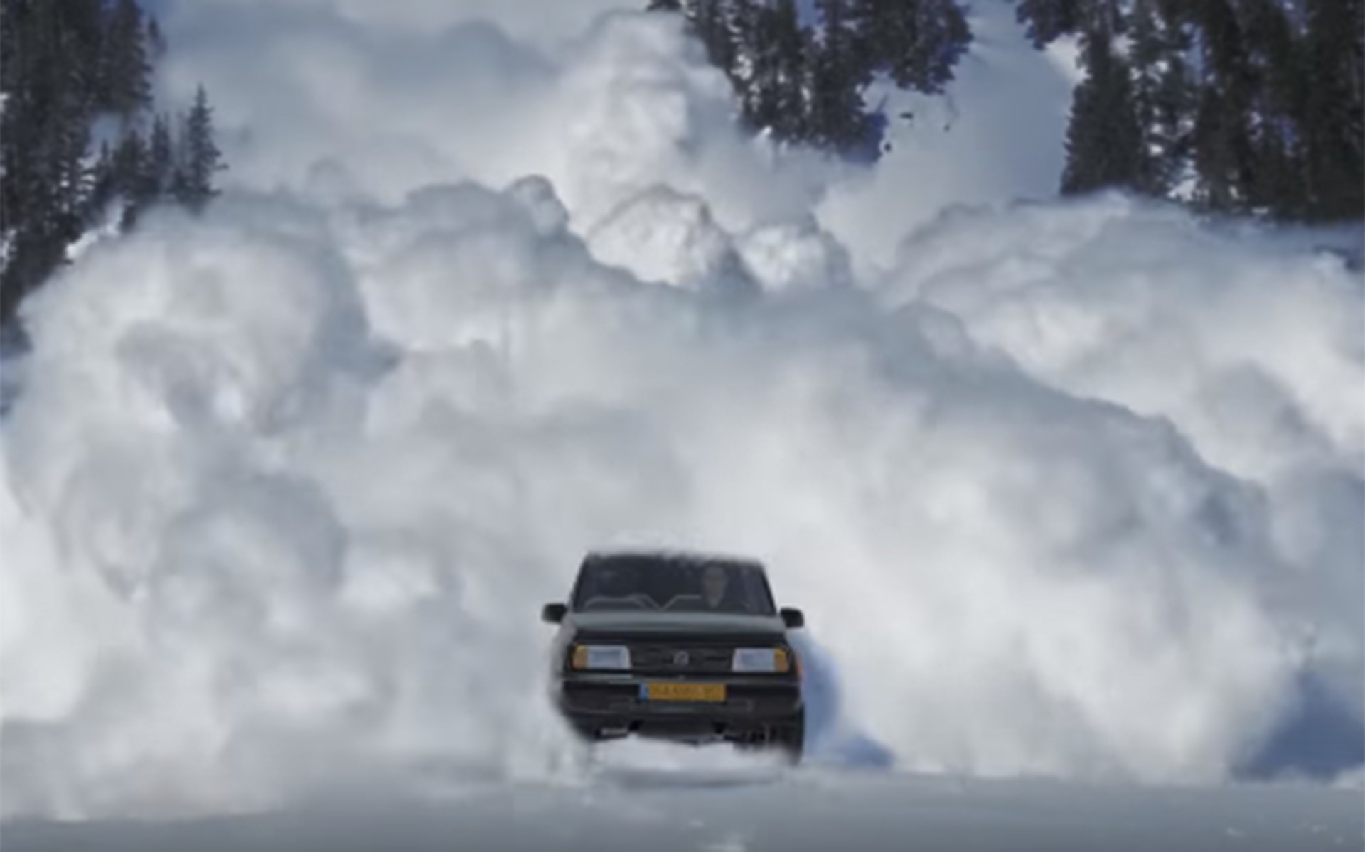 Επικό βίντεο που συνοδεύει την αγγελία του (video)