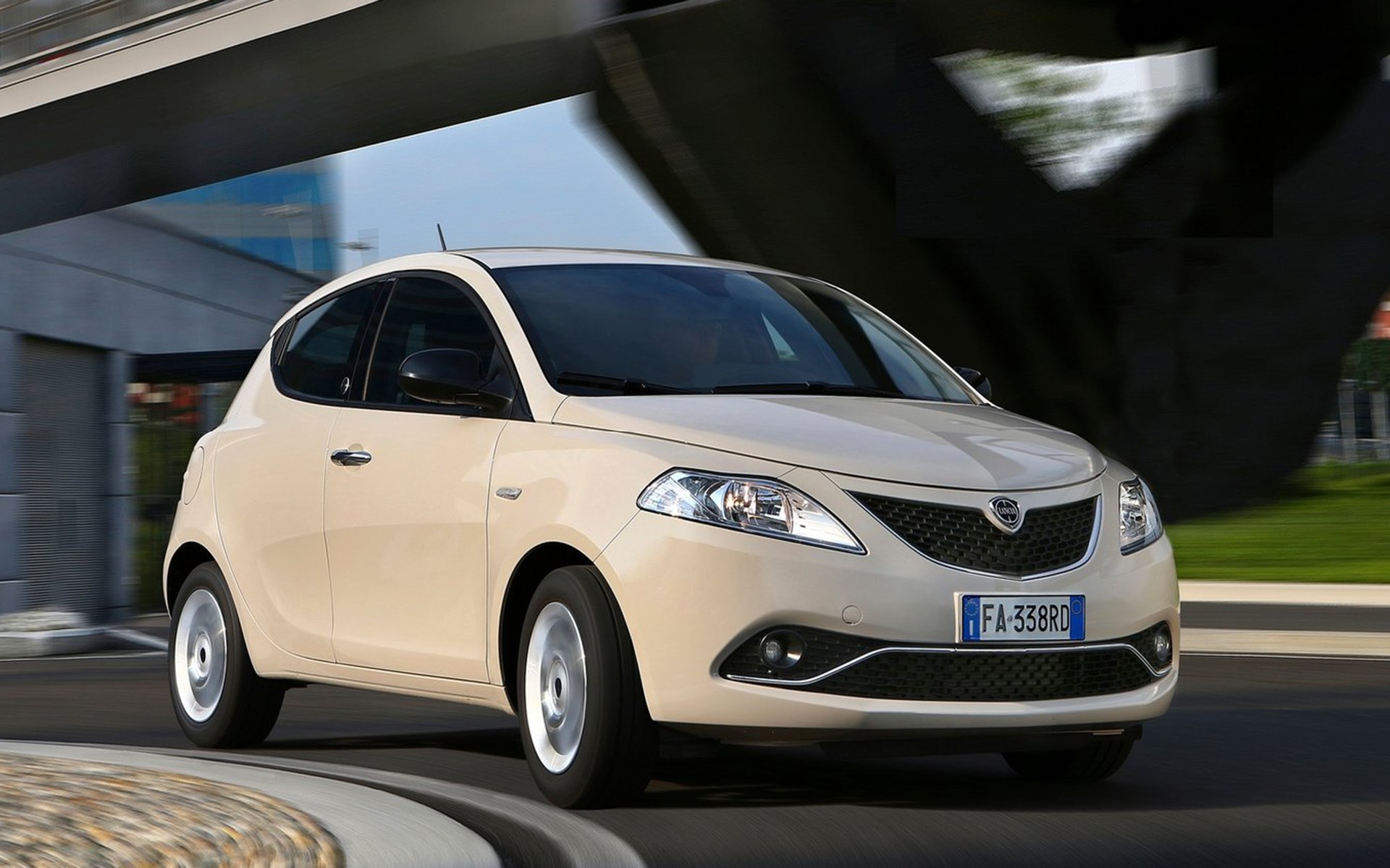 Lancia μόνο στην Ιταλία πλέον!