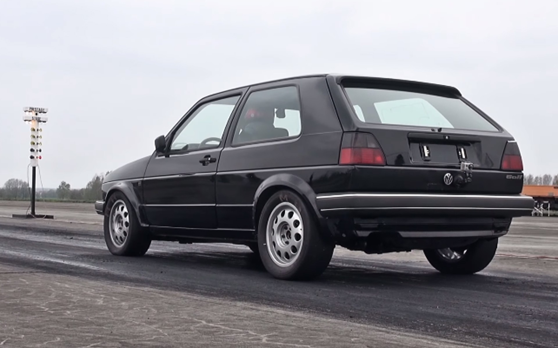 Απίστευτο πως ένα Golf Mk2 φτάνει τα 281 km/h (video)