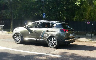 Ένα αυτόνομο 3008 «βολτάρει» στο Roland Garros