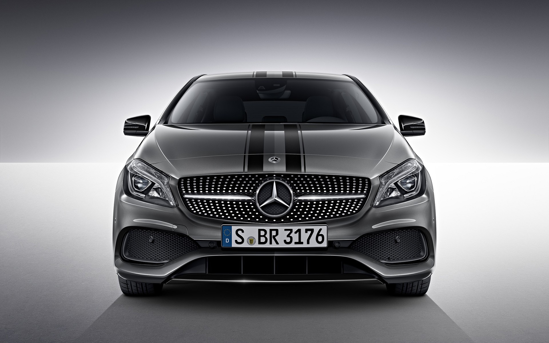 Νέο πακέτο αισθητικής αναβάθμισης για τις compact Mercedes-Benz 