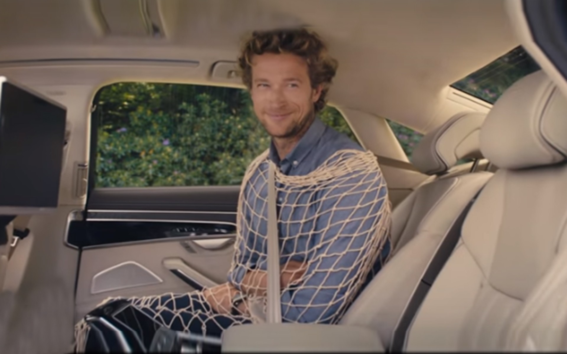 Η Audi σου κάνει και... μασάζ στα πόδια (video)