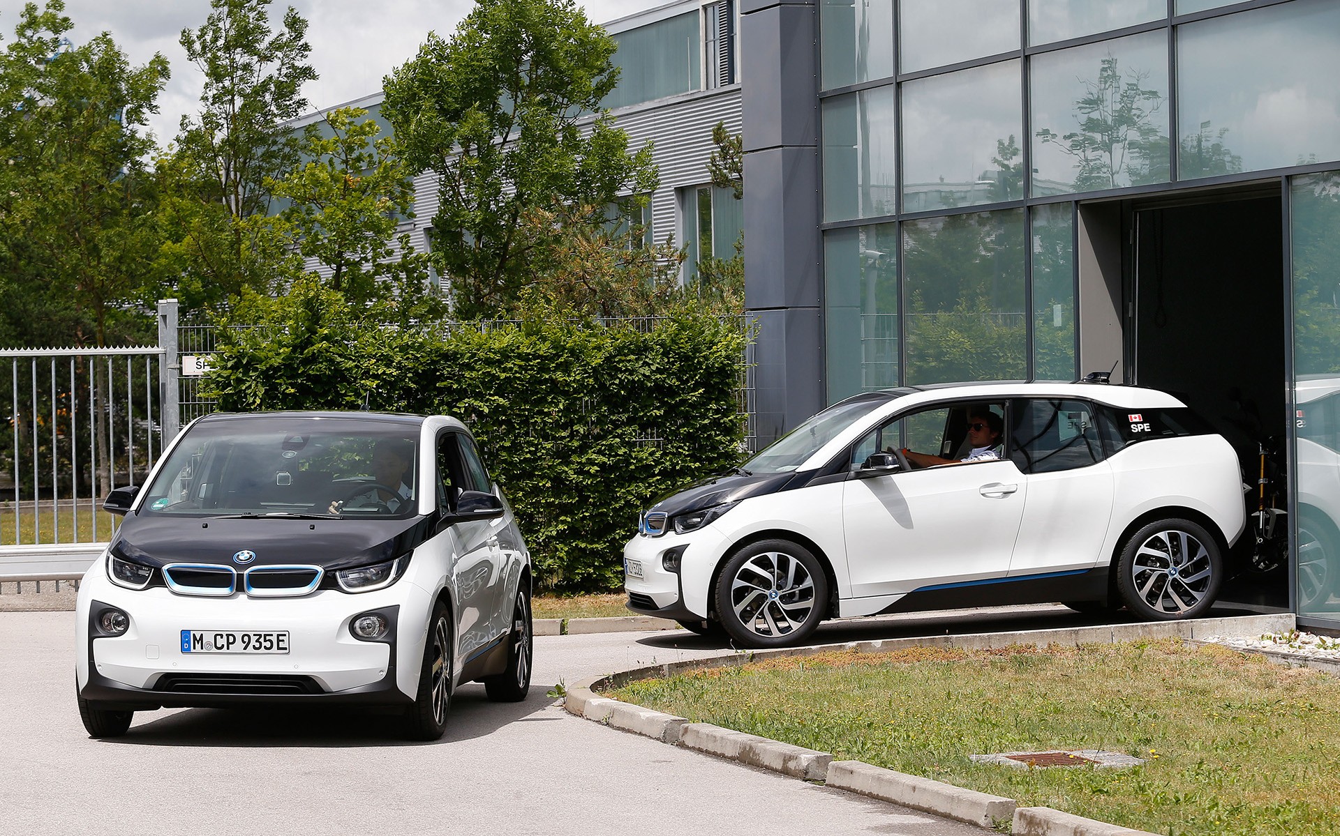 Άνοδος-ρεκόρ στις πωλήσεις των «πράσινων» BMW – ΜΙΝΙ