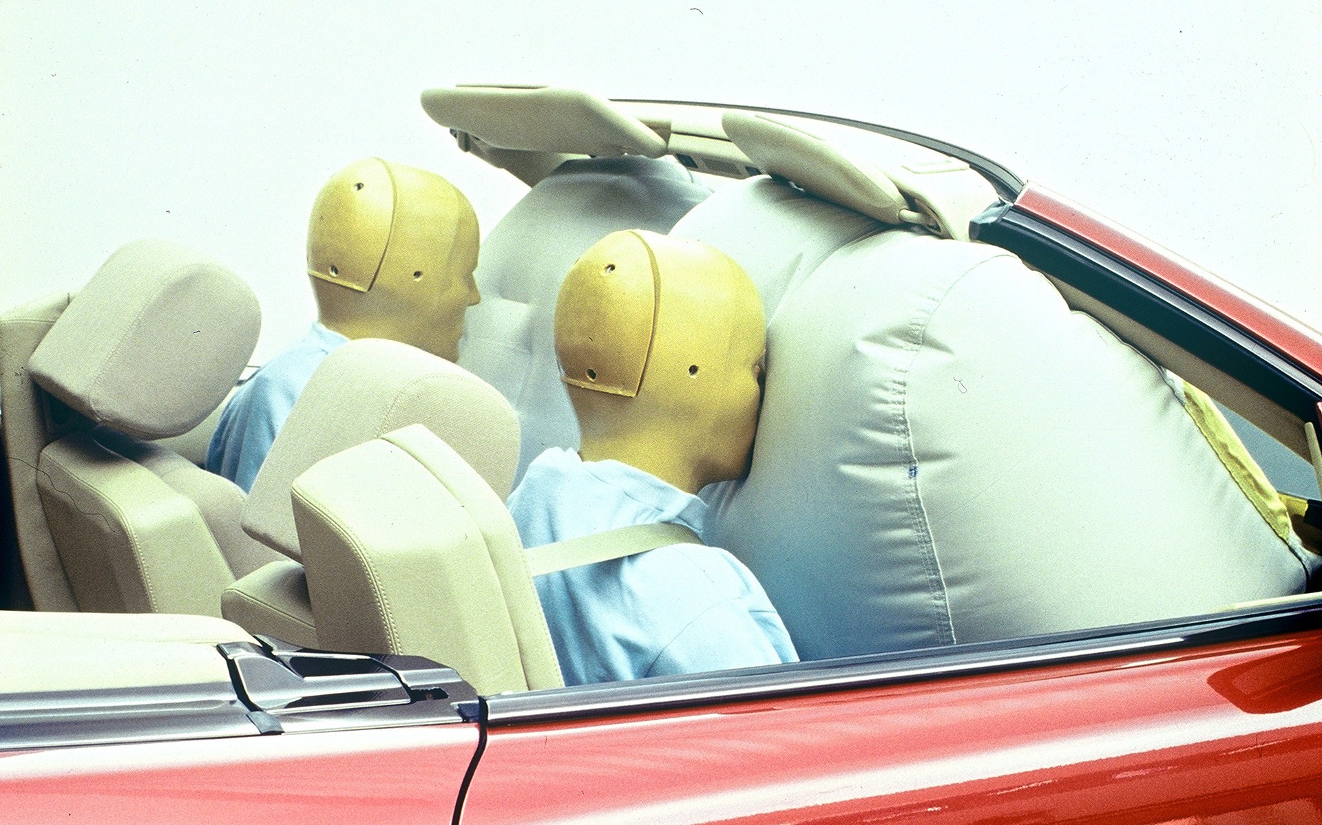 30 χρόνια αερόσακος συνοδηγού από τη Mercedes-Benz