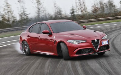 3 «πιλότοι» της Ferrari οδηγούν την Giulia QV στα όρια (vid)