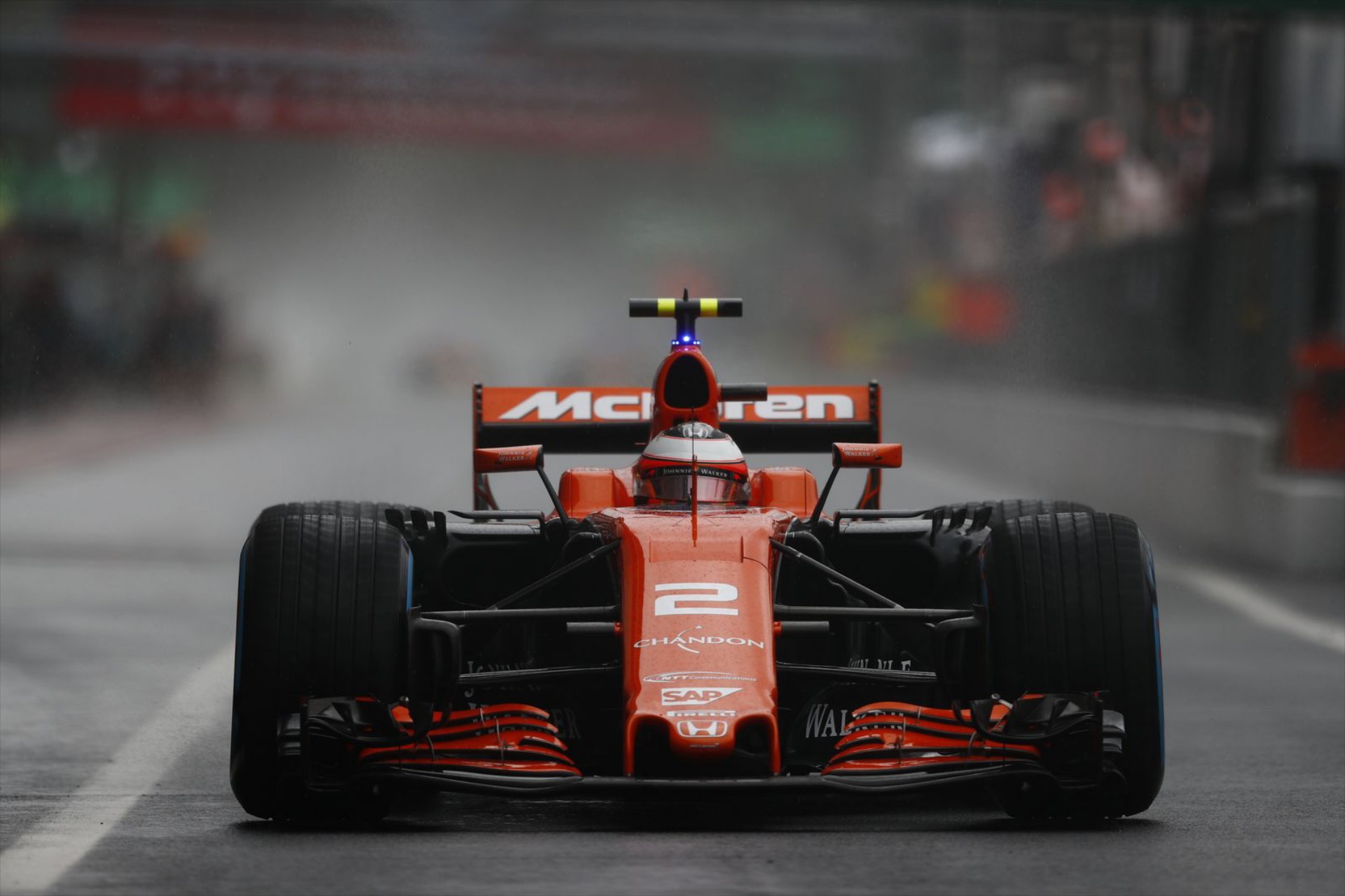 F1: Η McLaren θα σκεφτόταν να φτιάξει δικό της κινητήρα