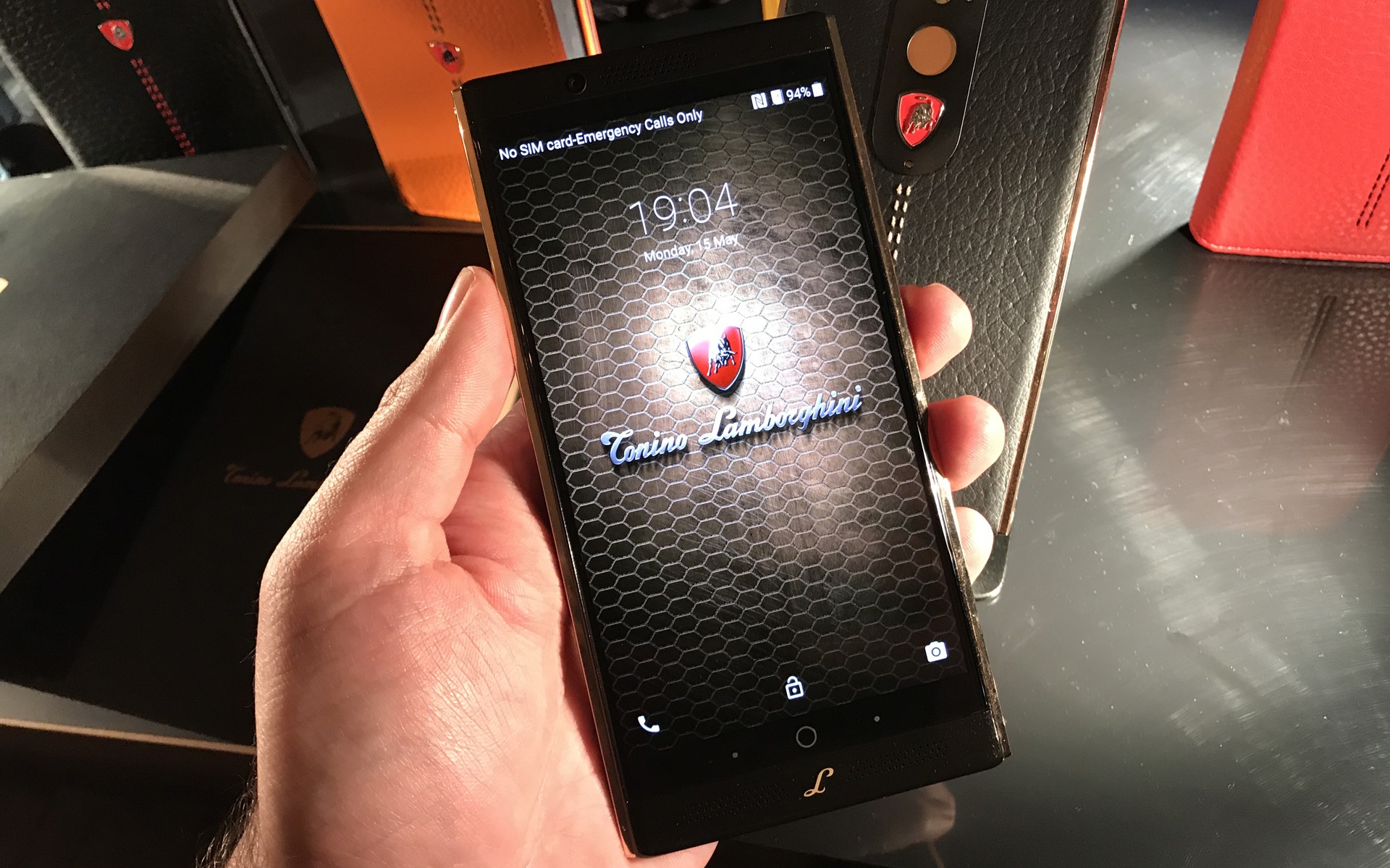 Πόσο κάνει το νέο smartphone της Lamborghini;