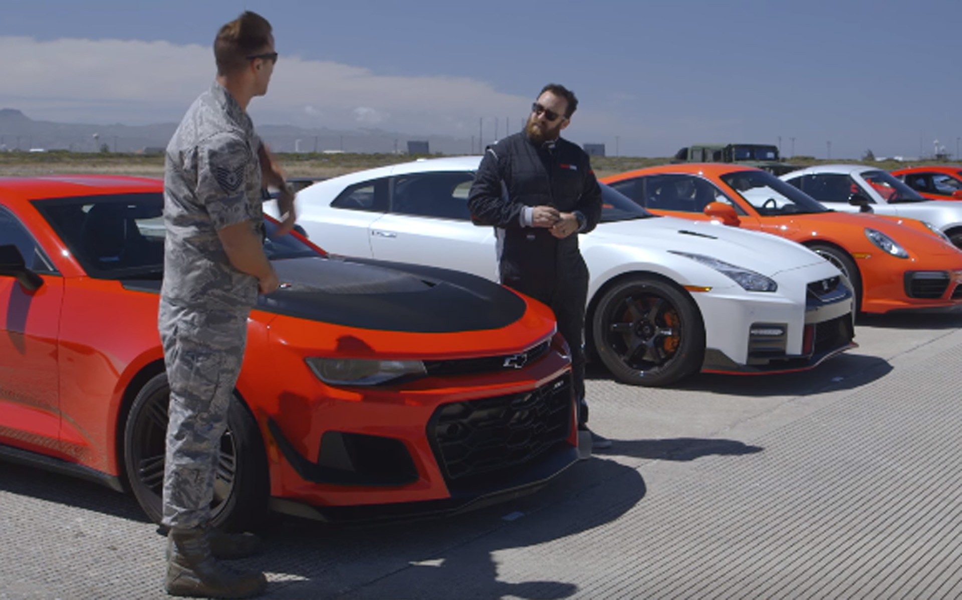 Η ετήσια ΕΚΠΛΗΚΤΙΚΗ κόντρα ανάμεσα σε 12 supercars (vid)