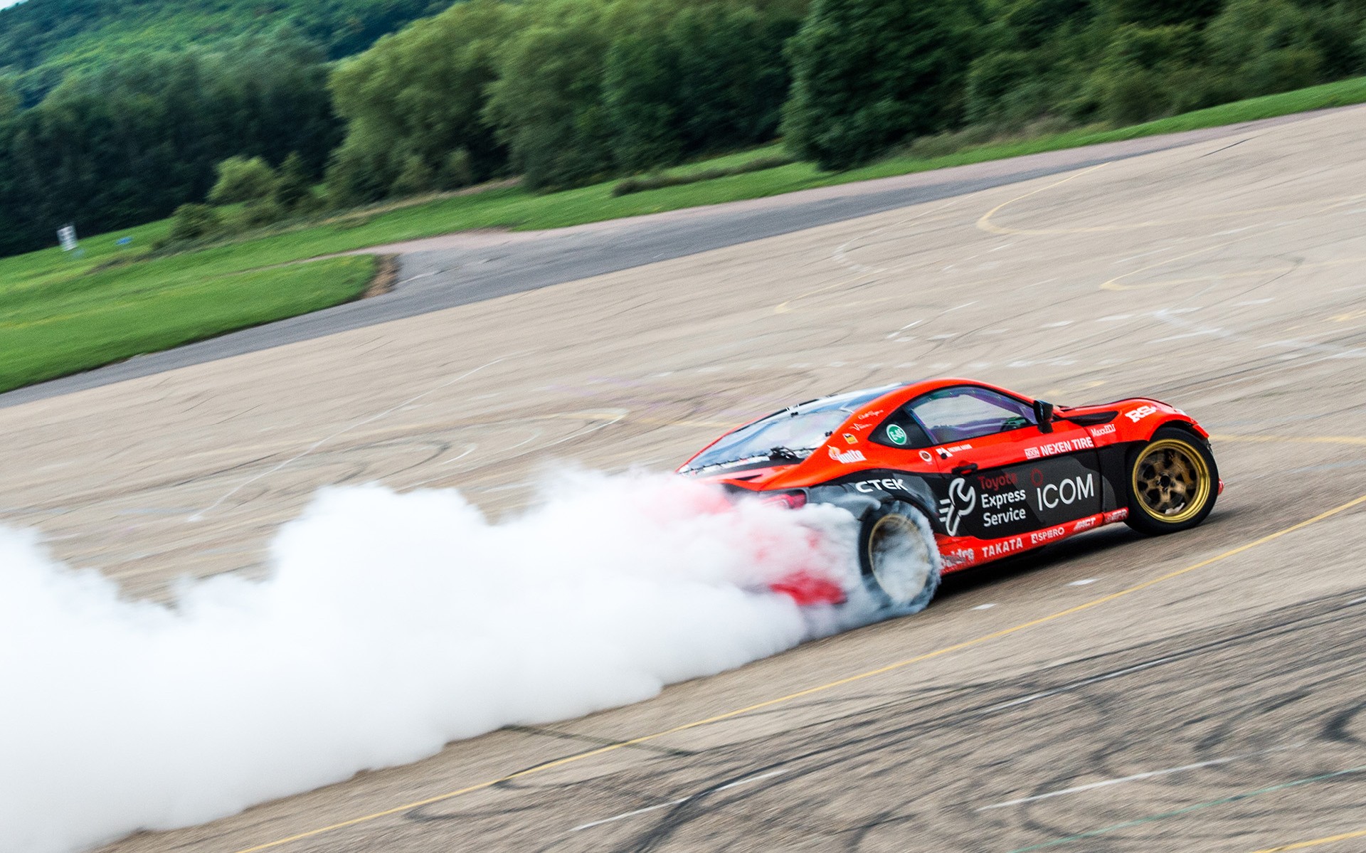 Donuts με το GT86 ορατά από το διάστημα (vid)