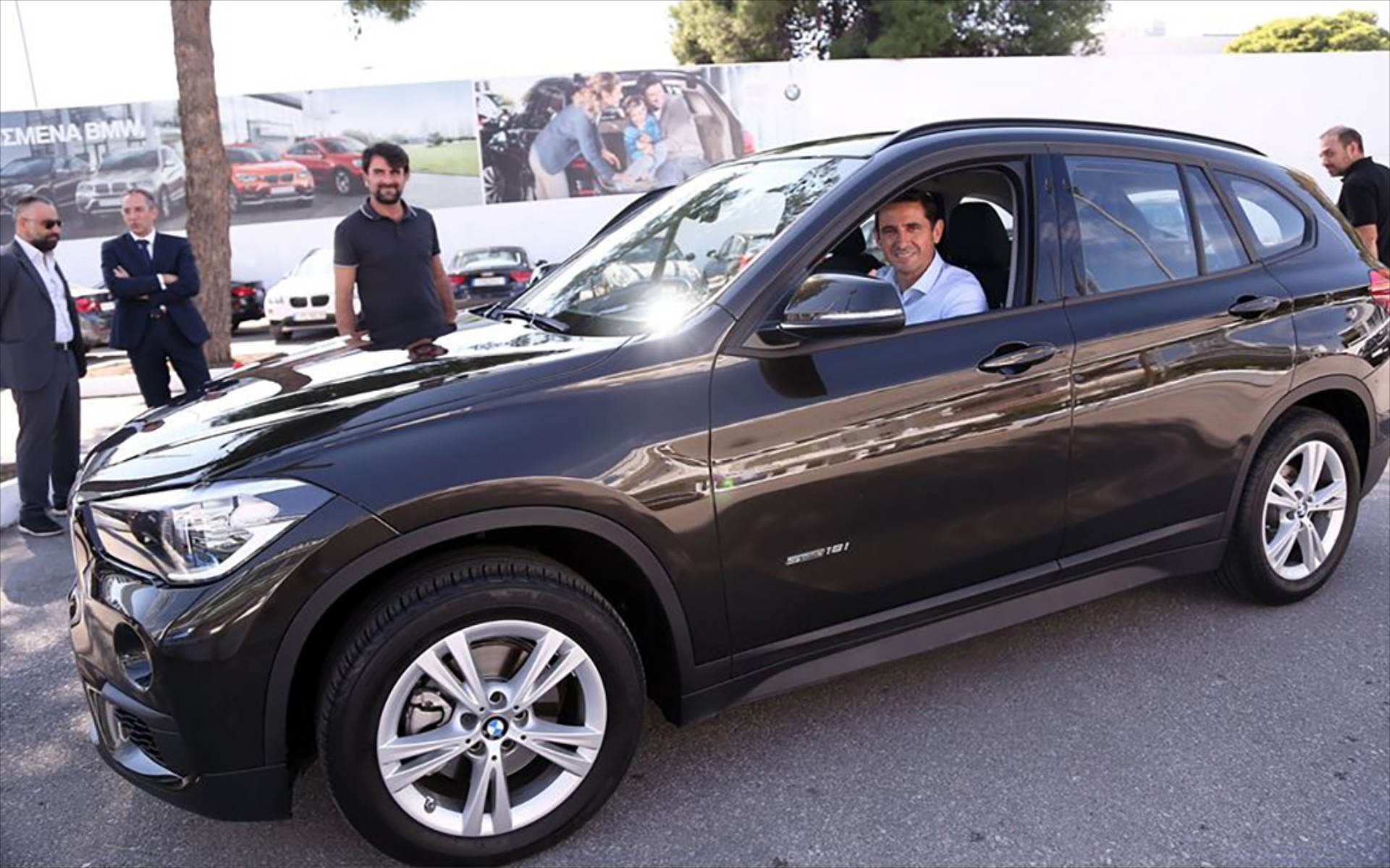 Με BMW X1 θα κυκλοφορεί ο προπονητής της ΑΕΚ