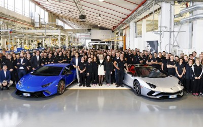 7.000 Aventador και 9.000 Huracan