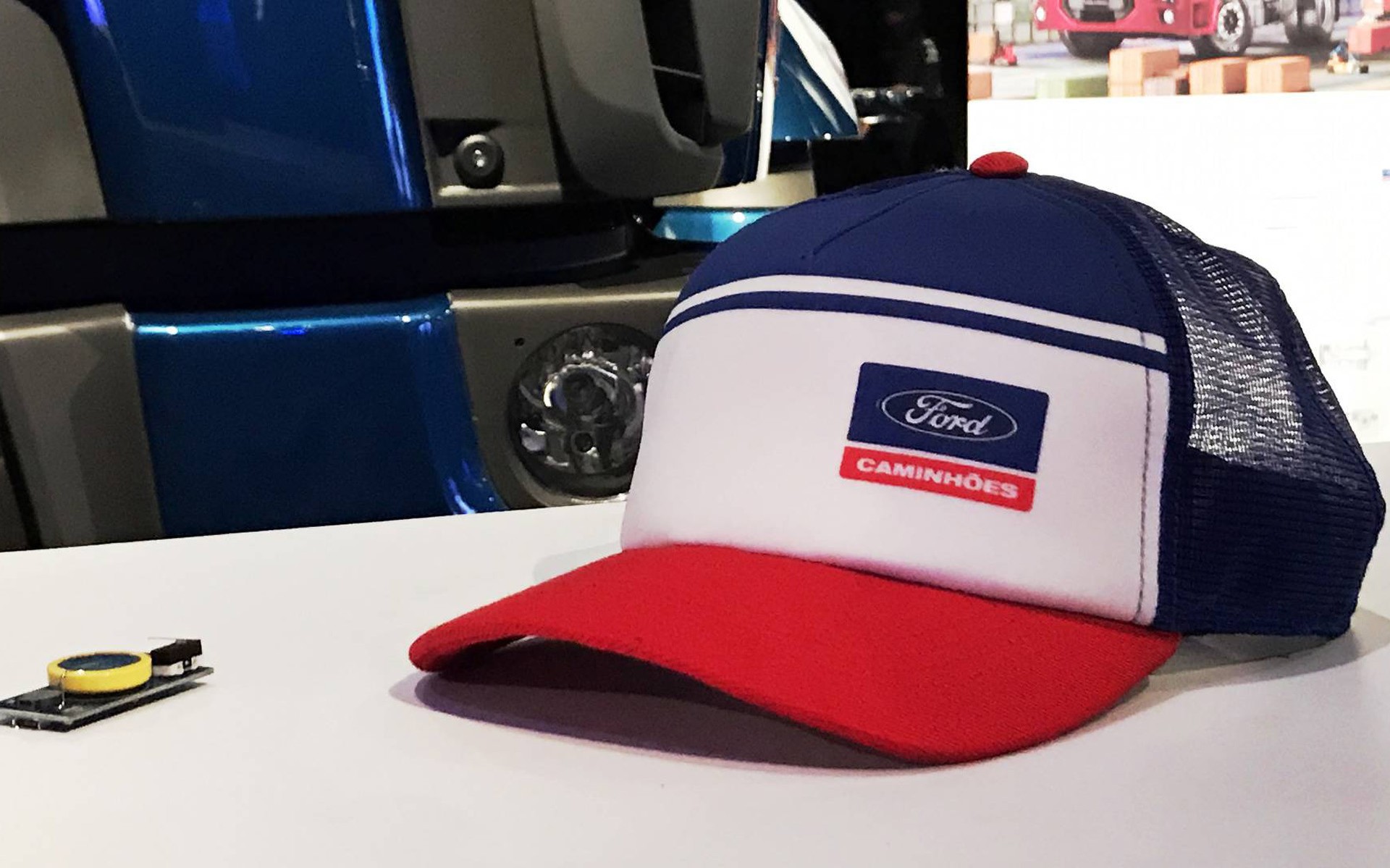 Ford: Ένα «έξυπνο» καπέλο που θα σώσει ζωές (video)