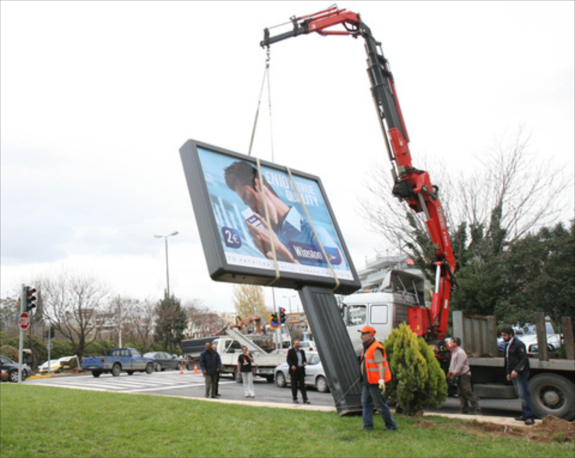 Εισαγγελική παραγγελία για τις διαφημιστικές πινακίδες