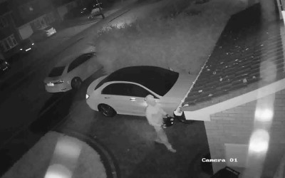 Πώς να προστατευτείτε από τους ληστές με τον αναμεταδότη σήματος (vid)