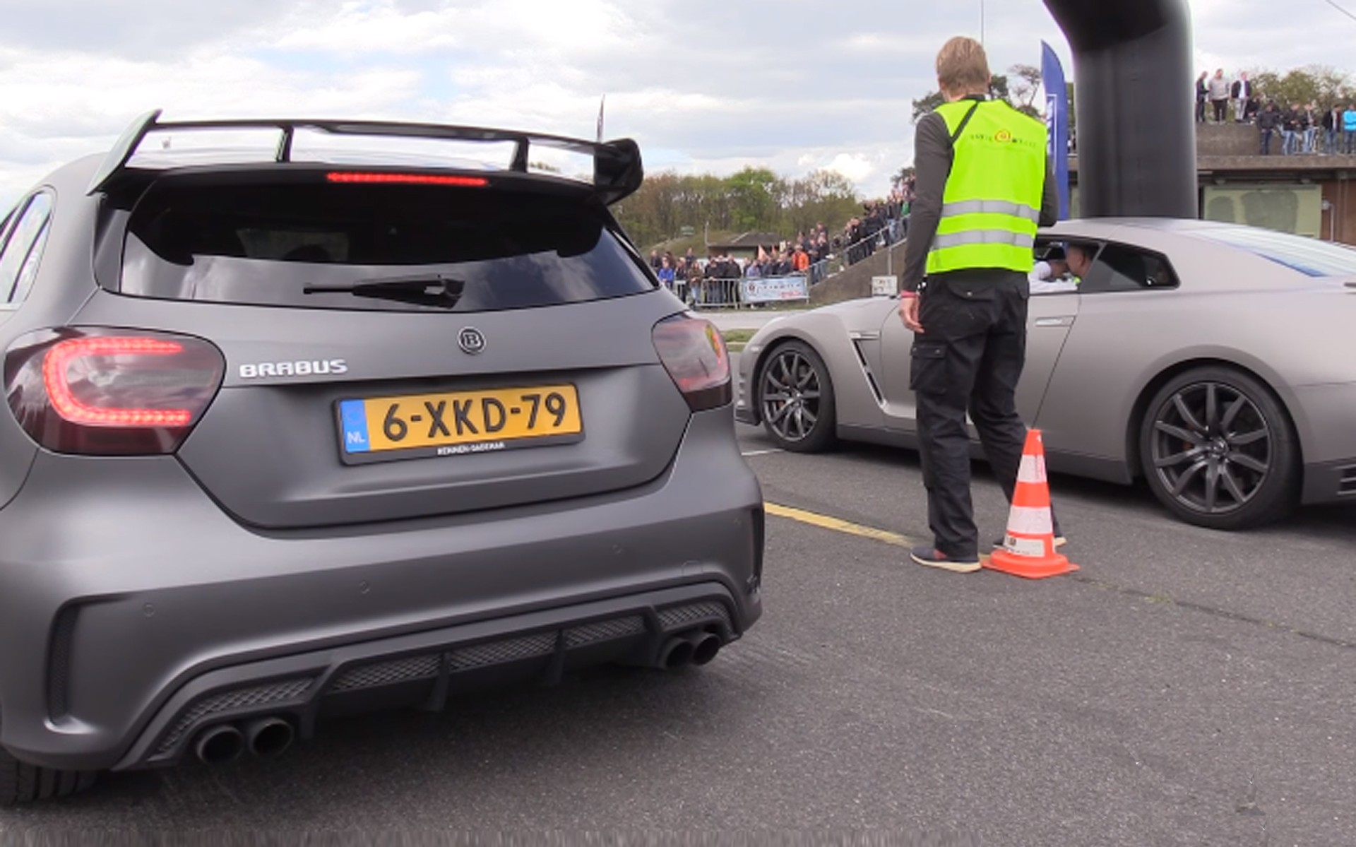 Μπορεί μια A45 Brabus να τα «βάλει» με GT-R και R8; (video)