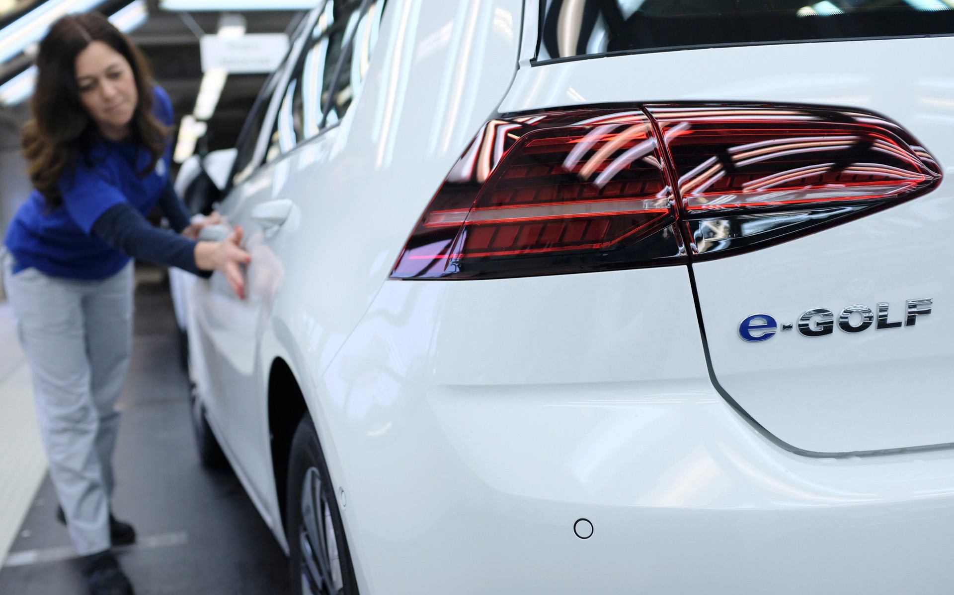 Πόσα αυτοκίνητα κατασκεύασε μέσα στο 2017 η Volkswagen;