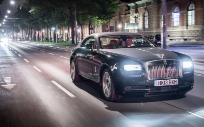 Έπεσαν οι πωλήσεις της Rolls-Royce. Μα γιατί;