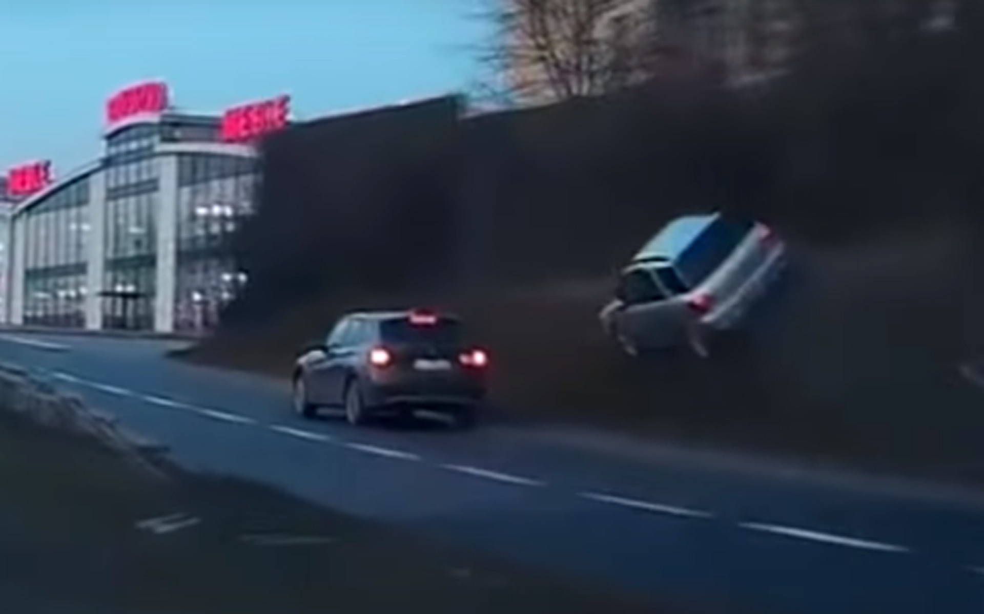 Ανέβηκα εδώ πάνω για να πάρω… φόρα! (video)