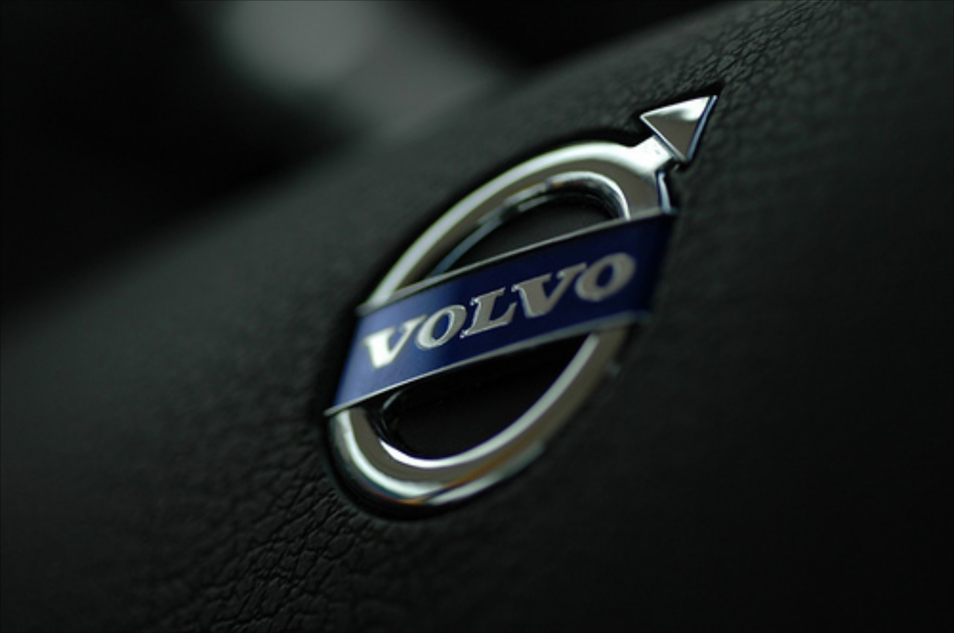 Εξαγορά Volvo: Ένα βήμα πριν τις τελικές υπογραφές