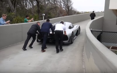 Και η Mercedes-AMG Project One θέλει το… σπρώξιμό της (video)