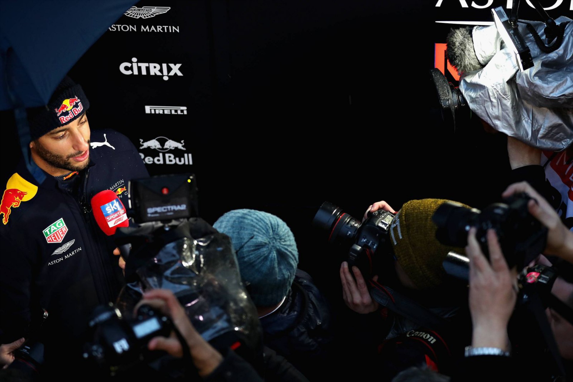 F1: Ricciardo και Ferrari