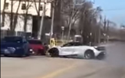 19χρονος χωρίς δίπλωμα τρακάρει μια McLaren 720S (video)