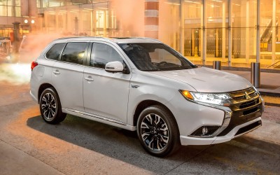 Νέο Mitsubishi Outlander PHEV (vid)