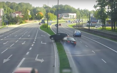 Αυτό συμβαίνει όταν δεν βλέπεις τους καθρέφτες σου! (video)